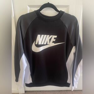 Nike Long Sleeve/Sweater